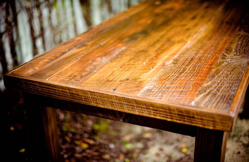 table en bois cirée